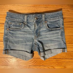 American Eagle Outfitters Size 2 Midi Super Super Stretch Denim Short